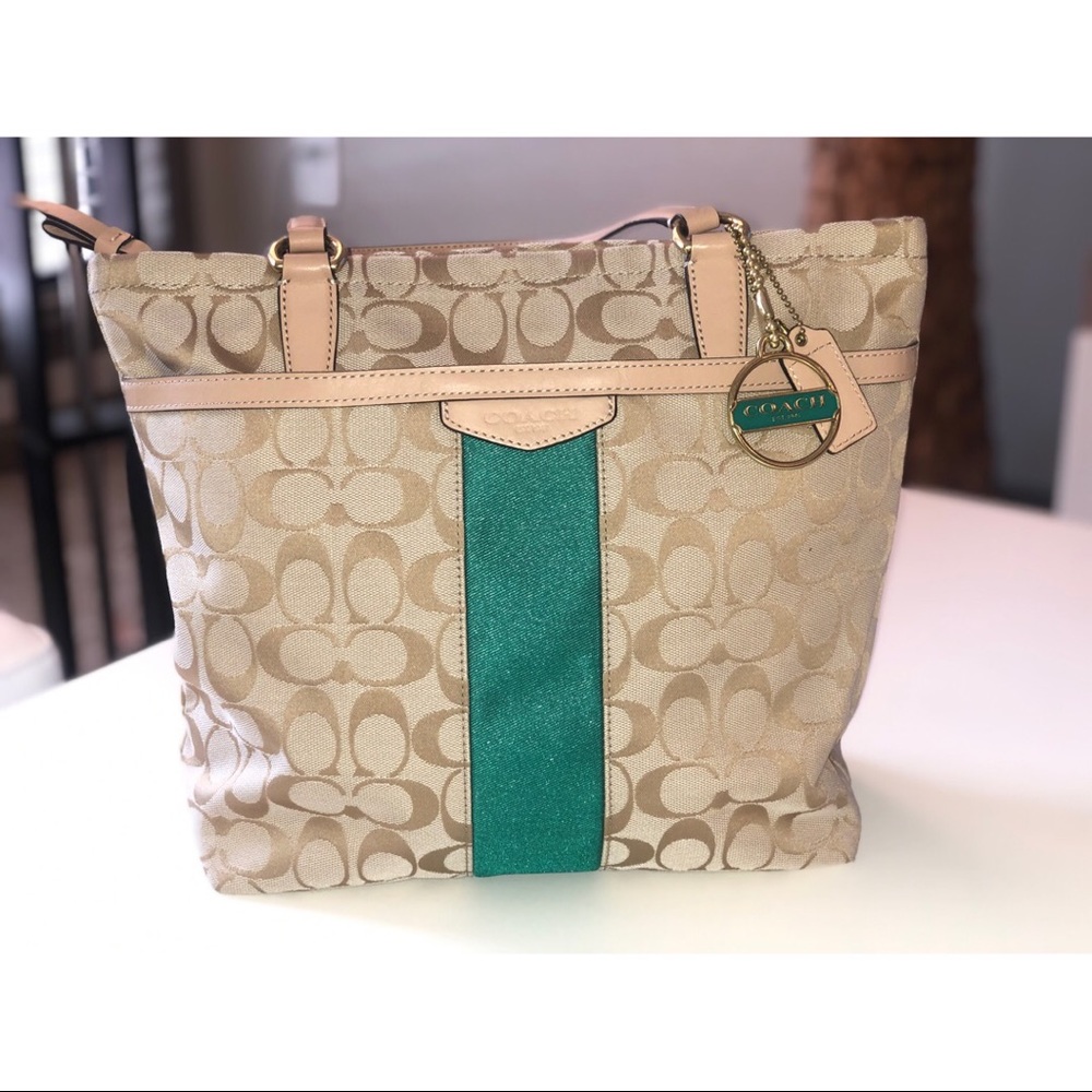 Shoulder bag from Coach. Never worn!